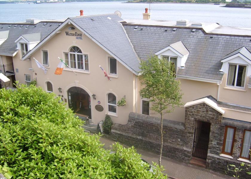 Cork (county) Cobh entrance