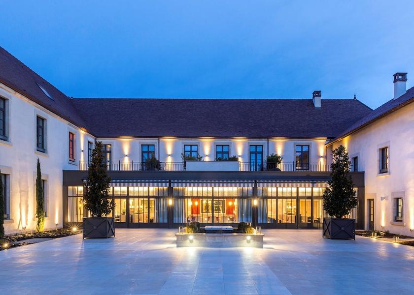 Bourgogne-Franche-Comte Tournus Exterior Detail