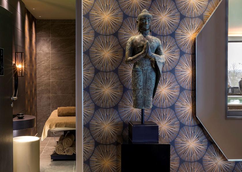 Bourgogne-Franche-Comte Tournus Nail Salon