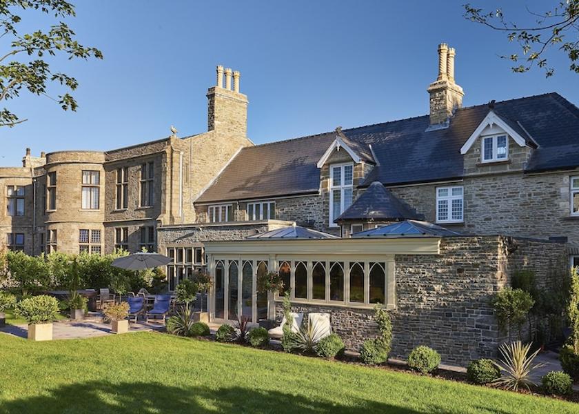 Wales Pontyclun Facade