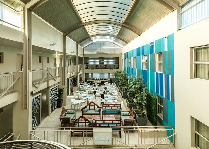  Francistown Breakfast Area