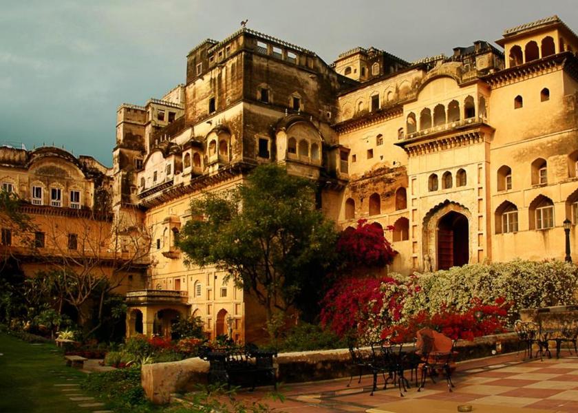 Rajasthan Neemrana Hotel Exterior