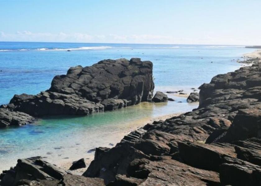  Rarotonga Beach