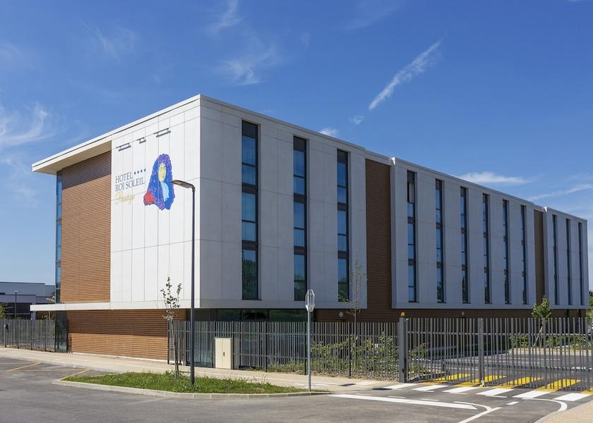 Ile-de-France Plaisir Facade