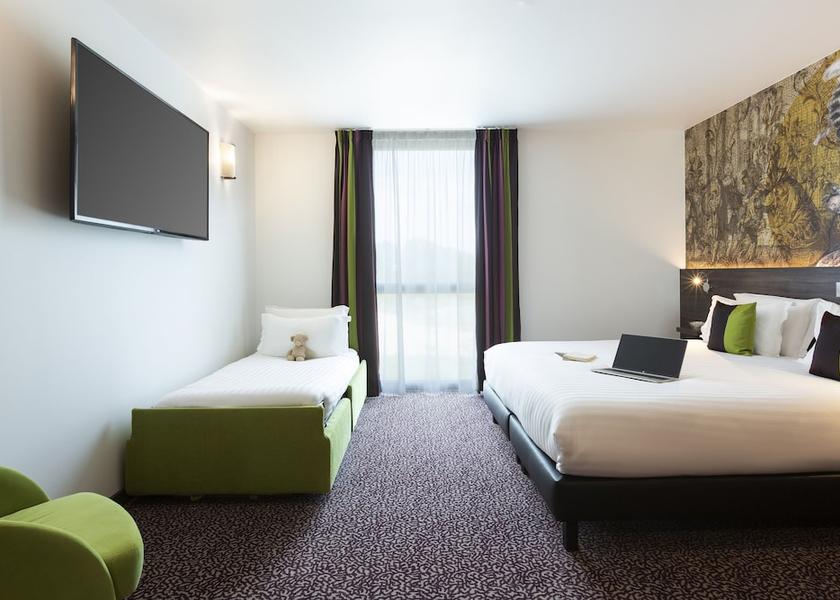 Ile-de-France Plaisir Room