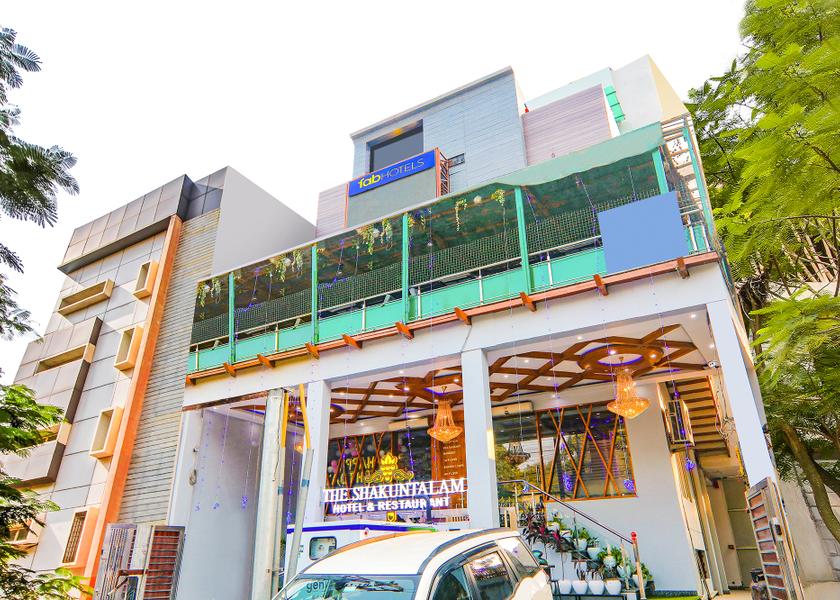 Uttar Pradesh Lucknow Facade