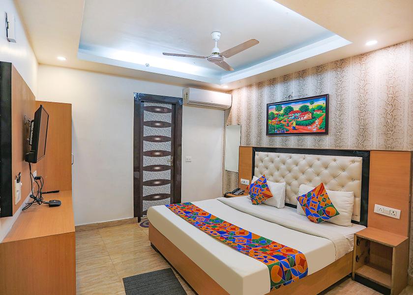 Uttar Pradesh Noida Deluxe Room