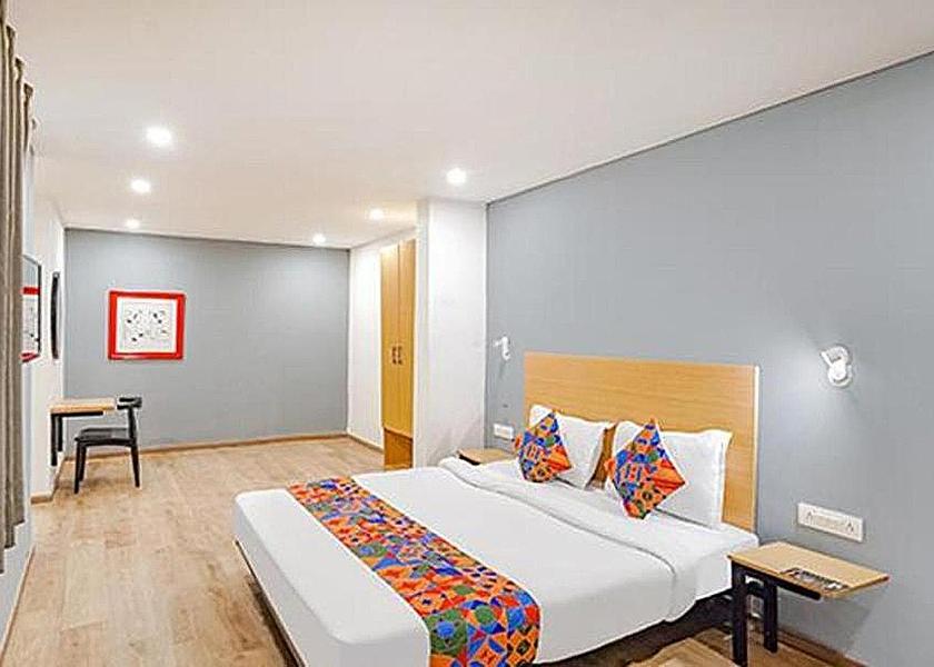 Uttar Pradesh Noida Deluxe Room