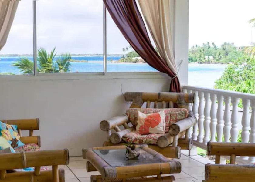  Bora Bora Interior Entrance