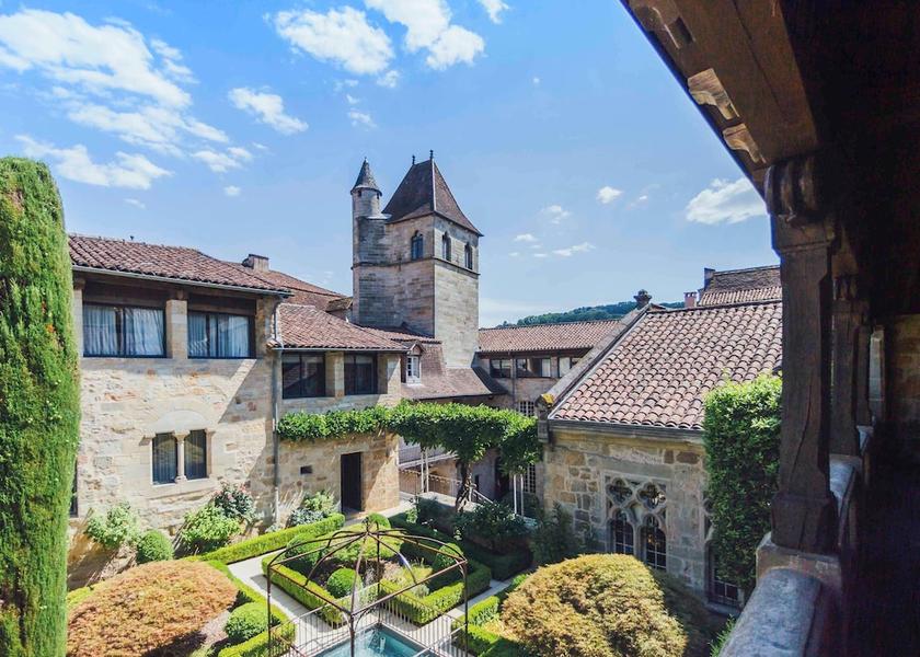Occitanie Figeac Indoor wedding