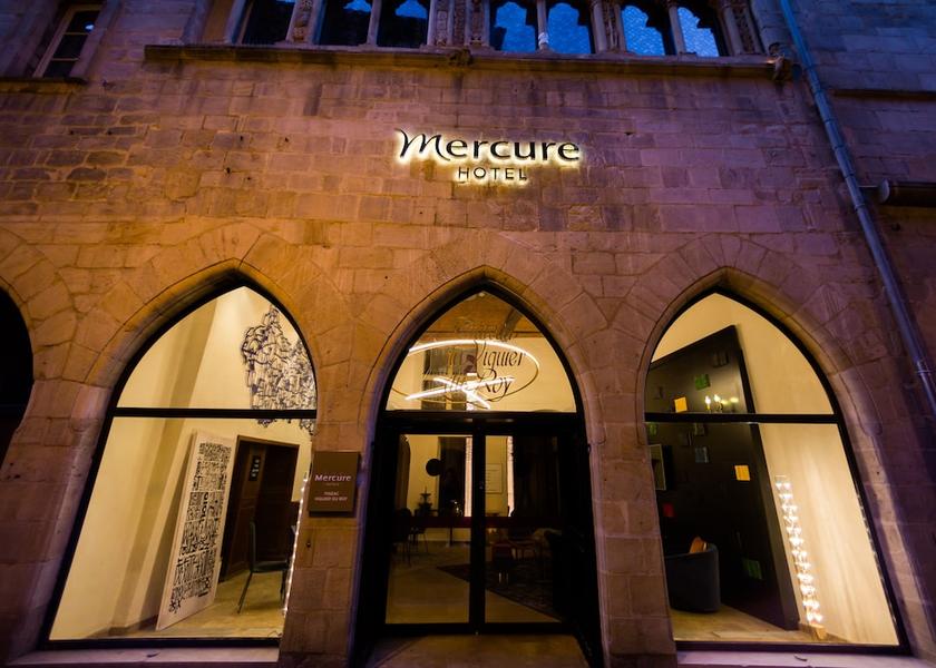 Occitanie Figeac Front of property - evening/night