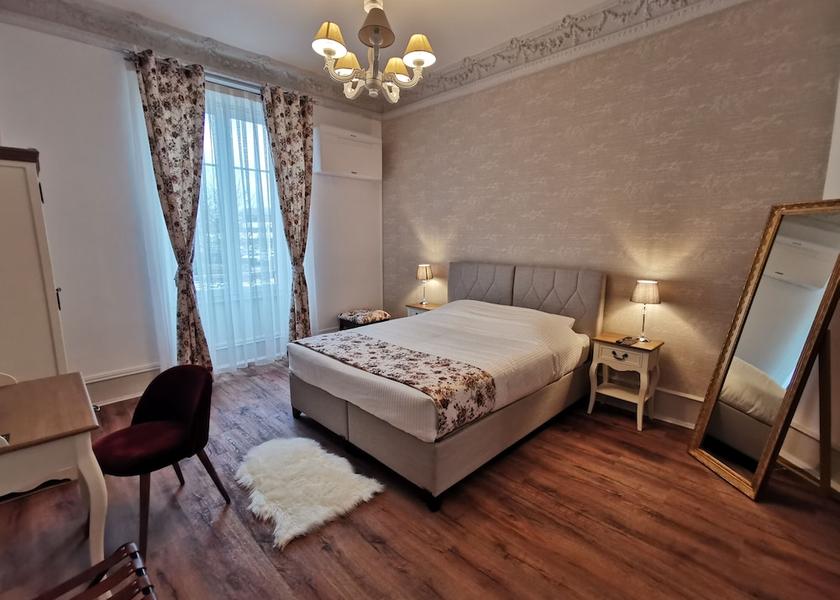 Grand Est Colmar Room