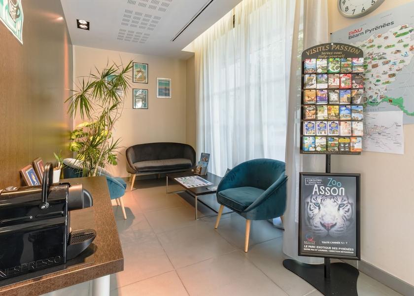 Nouvelle-Aquitaine Pau Lobby sitting area