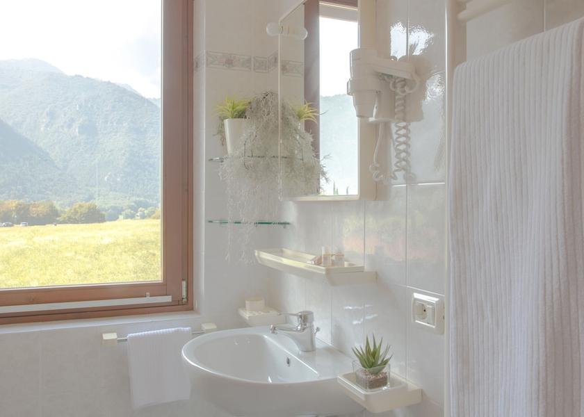Lombardy Tremosine Bathroom