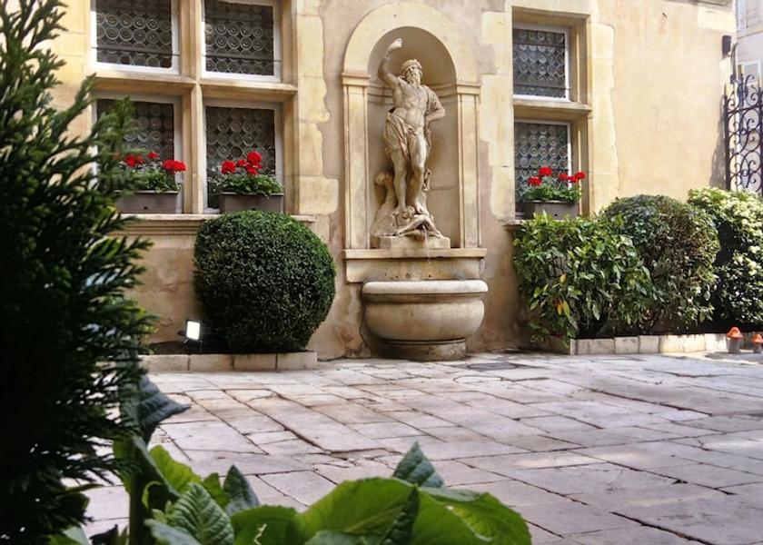 Grand Est Nancy Courtyard