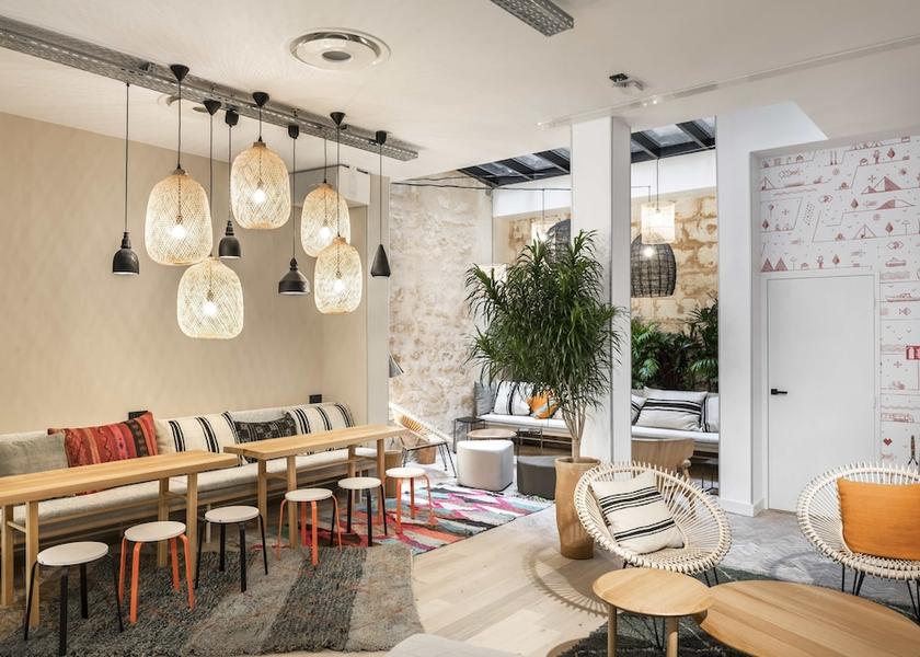 Nouvelle-Aquitaine Bordeaux Bar (on property)