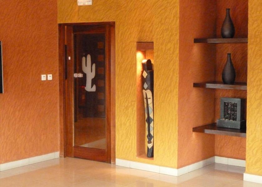  Pointe-Noire Lobby