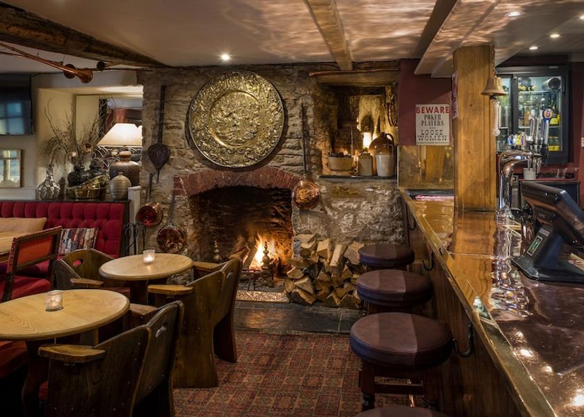 England Totnes Lounge