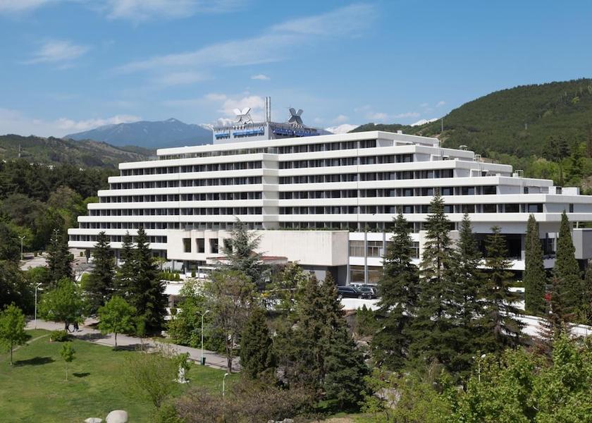  Sandanski Exterior Detail