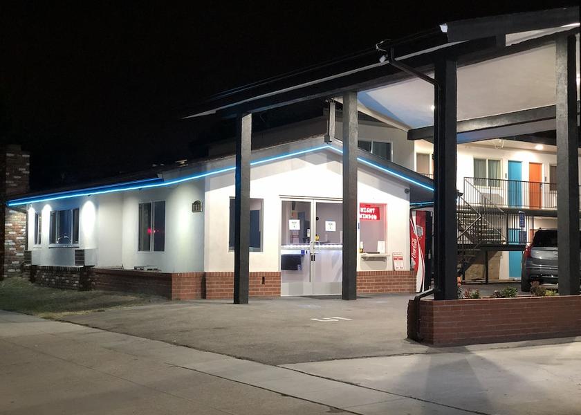 Colorado Lakewood Entrance