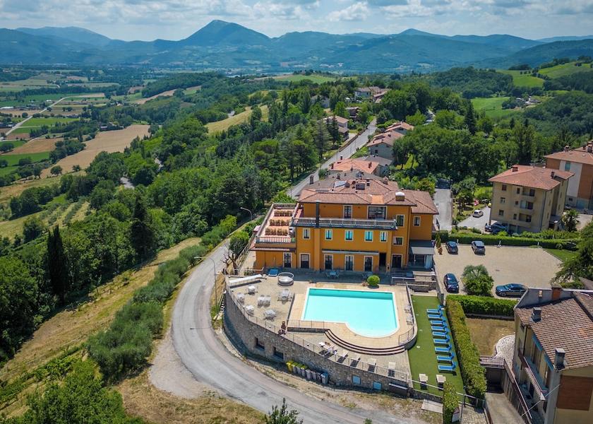 Umbria Montone Exterior Detail