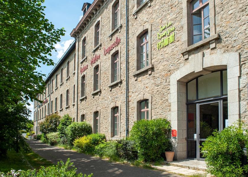 Brittany Dinan Facade