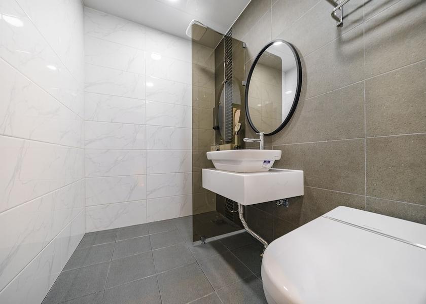 South Jeolla Mokpo Bathroom