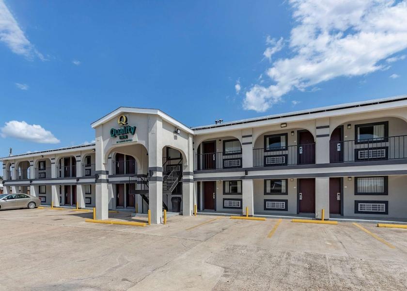 Missouri Cameron Exterior Detail