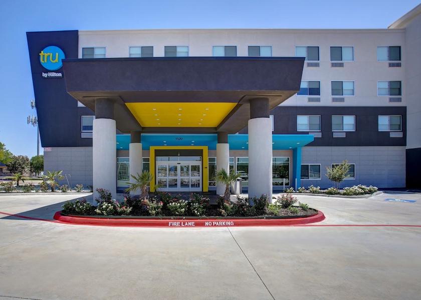 Texas Grand Prairie Exterior Detail