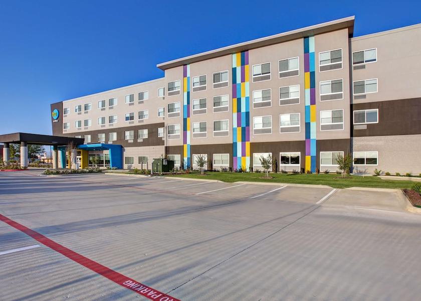 Texas Grand Prairie Exterior Detail