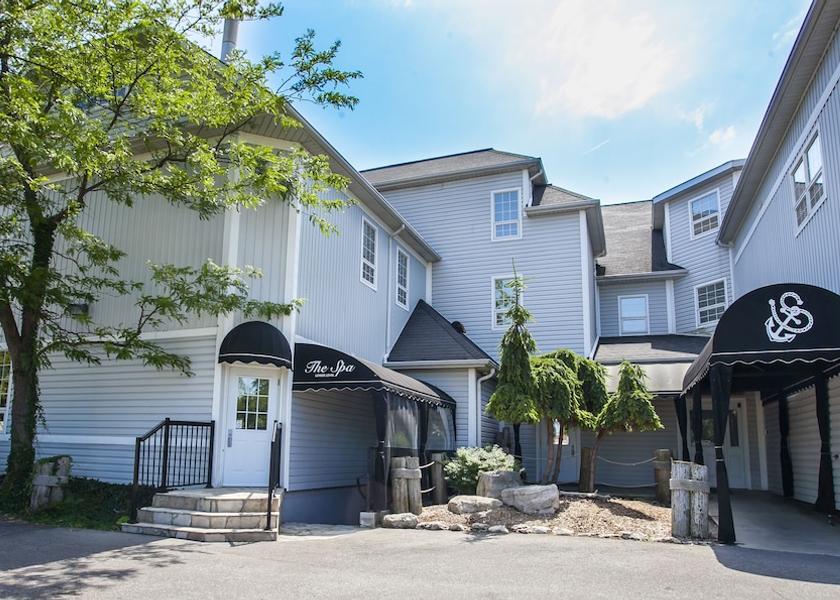 Ontario Leamington Front of property