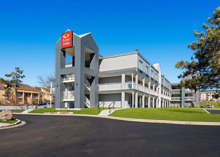 Illinois Rockford Exterior Detail