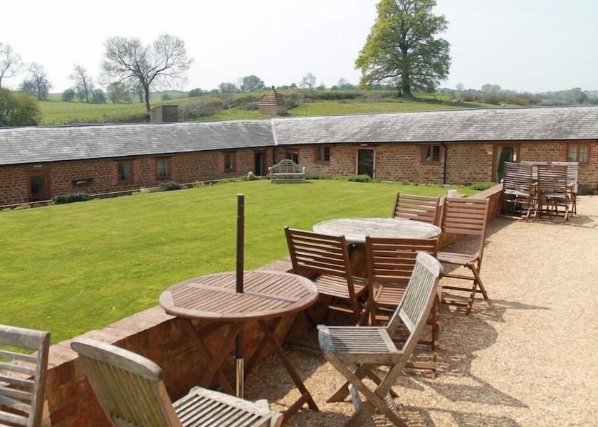 England Daventry Exterior Detail