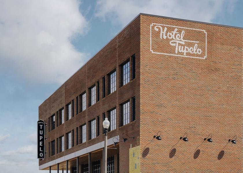 Mississippi Tupelo Exterior Detail