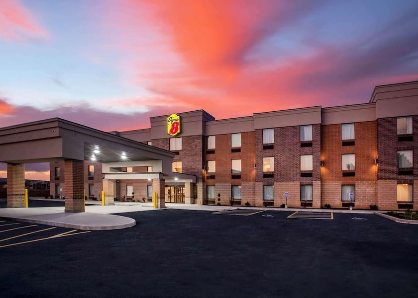 Missouri St. Louis Exterior Detail