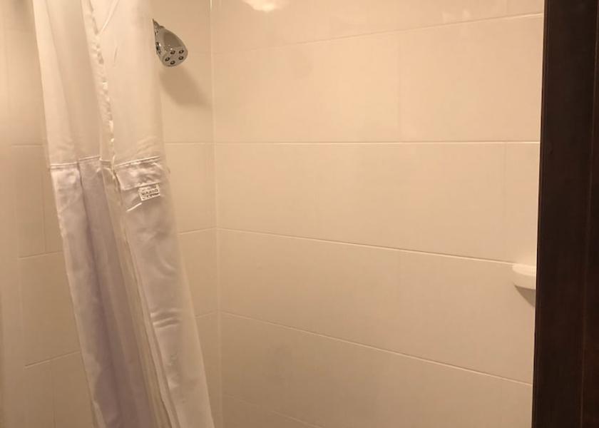 Oregon la pine Bathroom