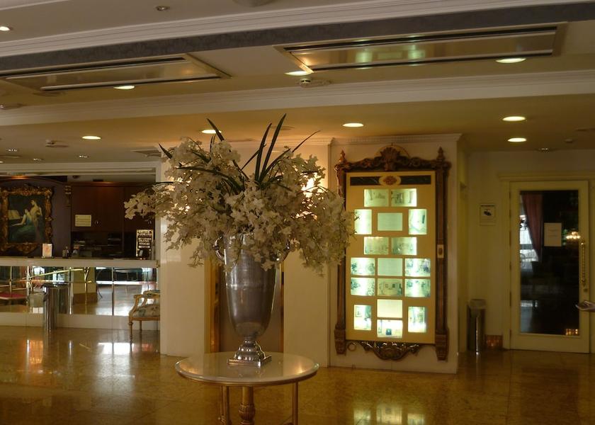 Castile and Leon Salamanca Lobby