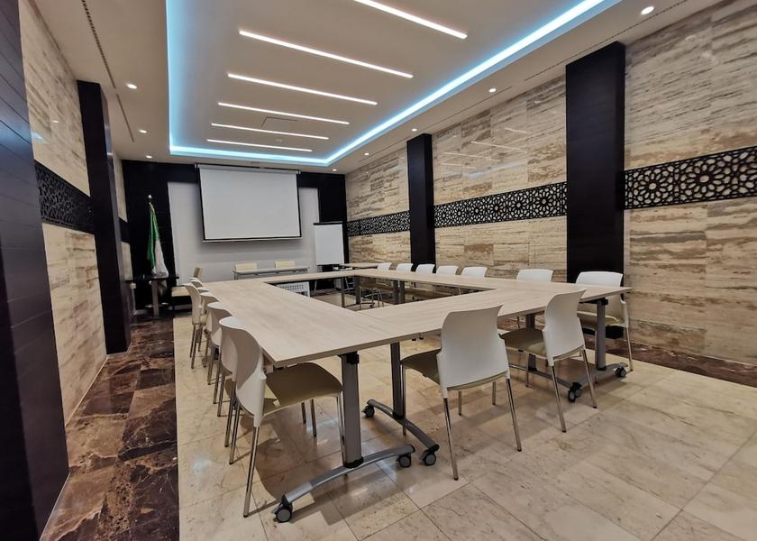  Algiers Meeting Room