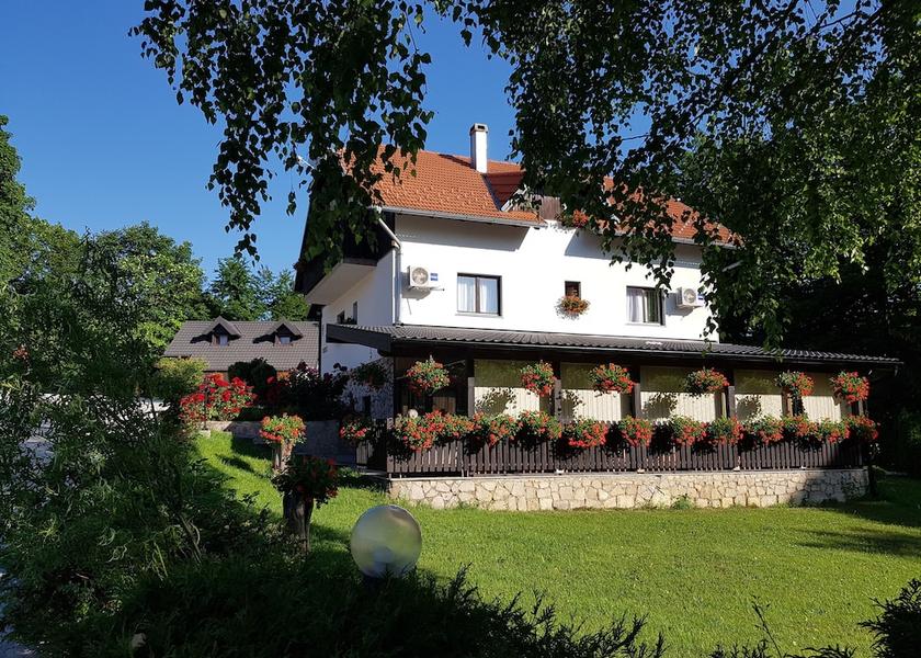 Lika-Senj Plitvicka Jezera Facade