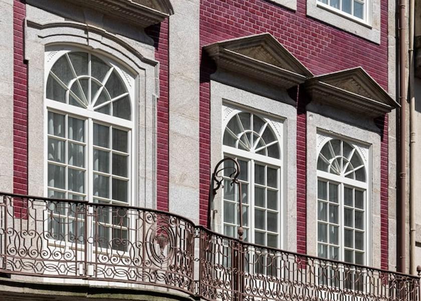 Porto Porto Front of property