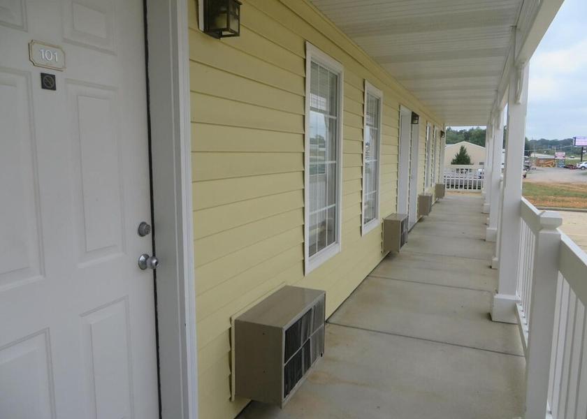 Missouri Mountain View Property Grounds
