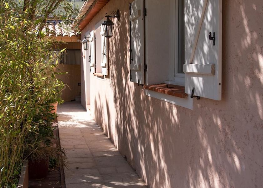 Var Sainte-Maxime Exterior Detail