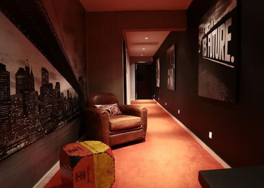  Abidjan Interior Entrance