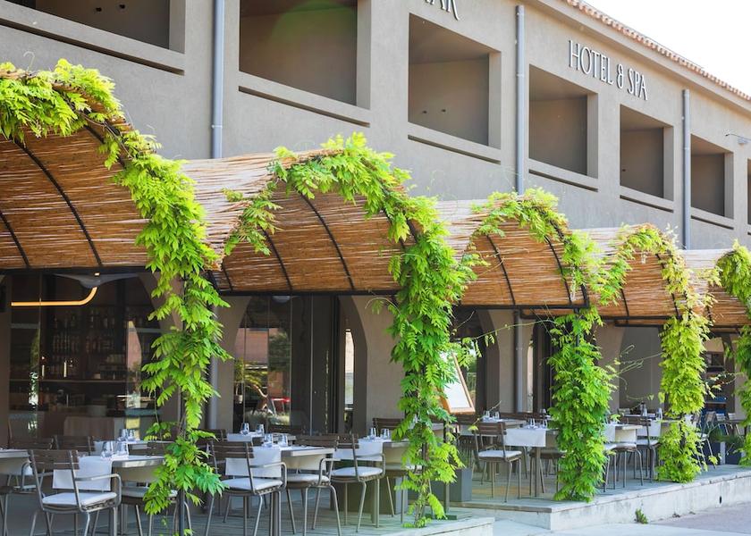 Corsica Lecci Facade