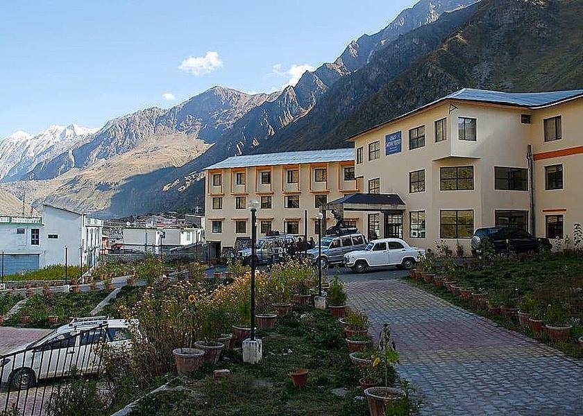 Uttarakhand Badrinath Hotel Exterior