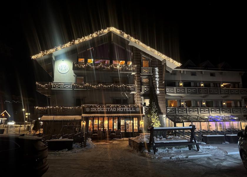 Buskerud Hemsedal Front of property - evening/night