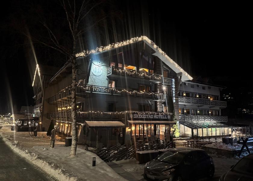 Buskerud Hemsedal Front of property - evening/night