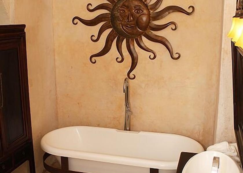 Sacatepéquez Antigua Guatemala Deep Soaking Bathtub