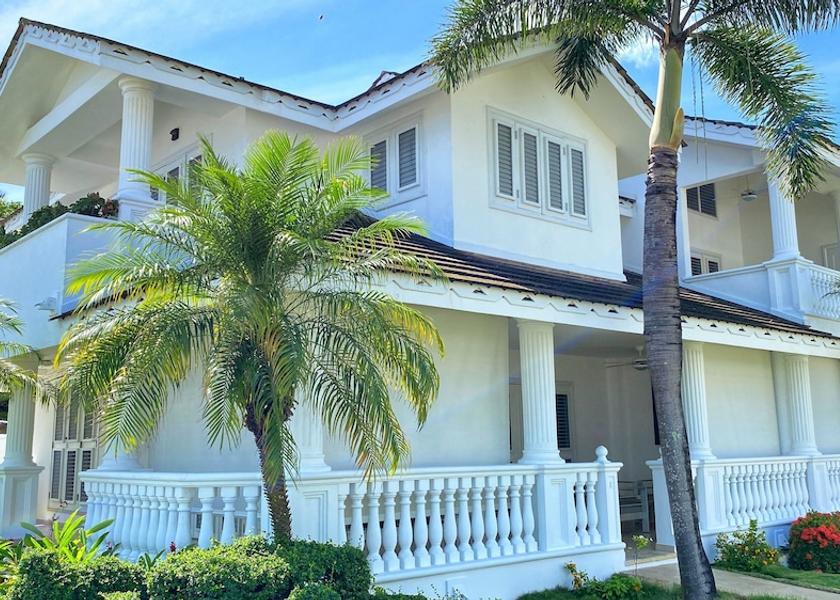 Samaná Las Terrenas Front of property