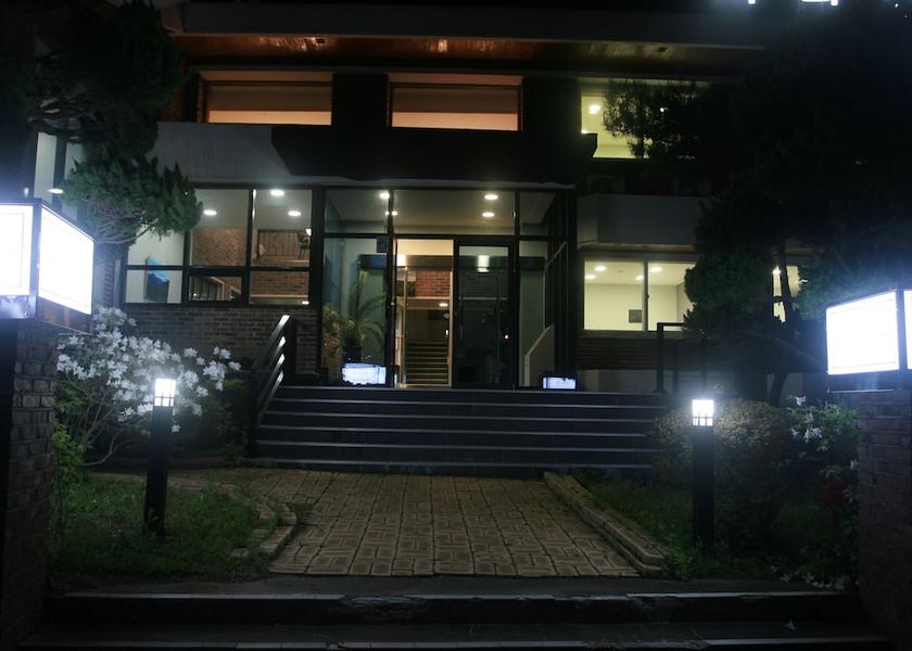 South Jeolla Gurye Front of property - evening/night